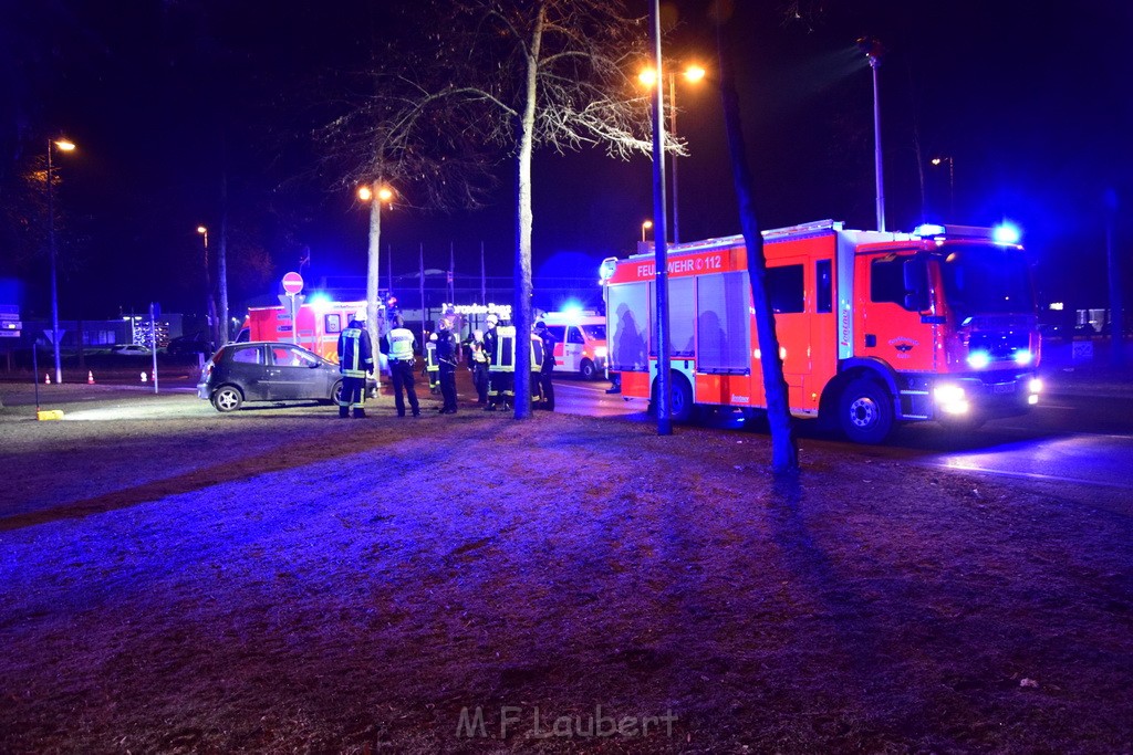 VU PKW Baum Koeln Deutz Deutz Kalkerstr P21.JPG - Miklos Laubert